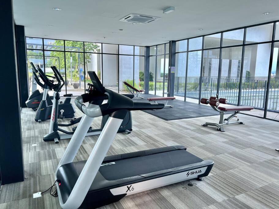 Apartemen G 1-5pax Cozy Trefoil 100mps Wifi & Tv Sccc Setia Alam
