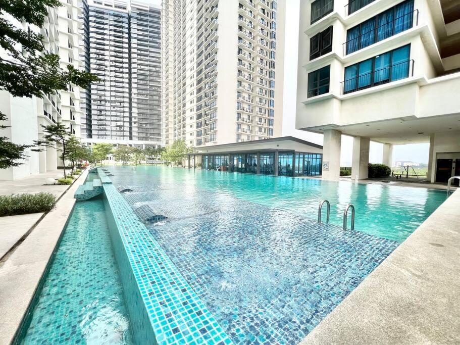 G 1-5pax Cozy Trefoil 100mps Wifi & Tv Sccc Setia Alam